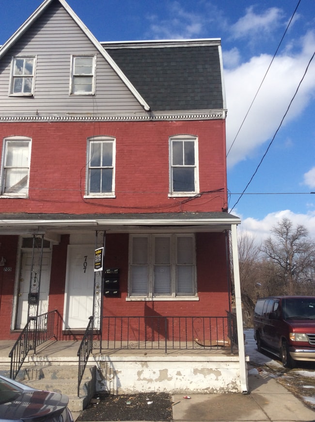 property at 705 E Prospect St