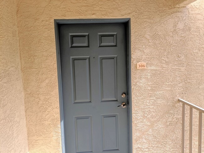 1015 La Terraza Cir in Corona, CA - Building Photo - Building Photo