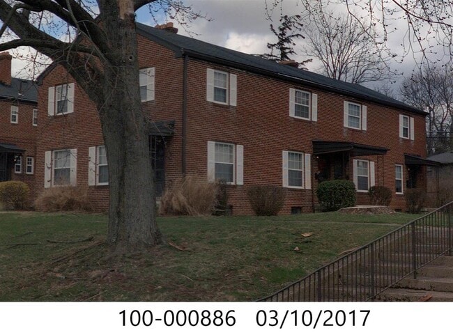 5784 N High St in Worthington, OH - Building Photo - Building Photo
