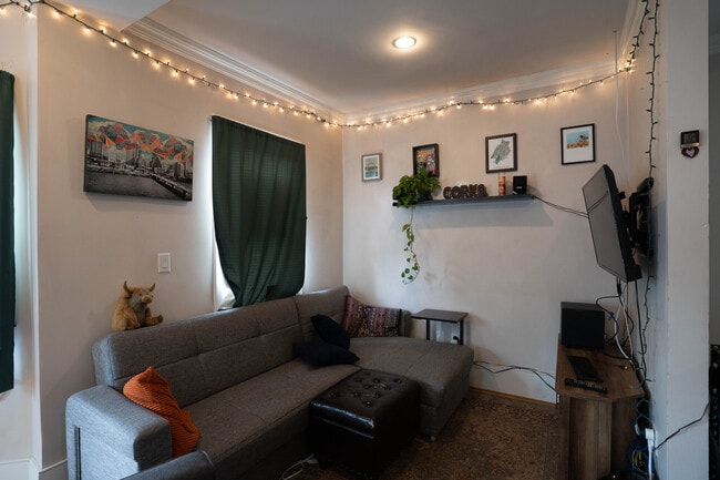 66 Mozart St, Unit 3