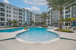 The Cove at 47th in Cape Coral, FL - Building Photo