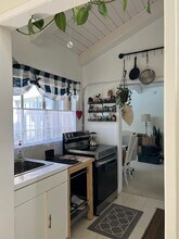 4401 Willens Ave in Woodland Hills, CA - Building Photo - Building Photo