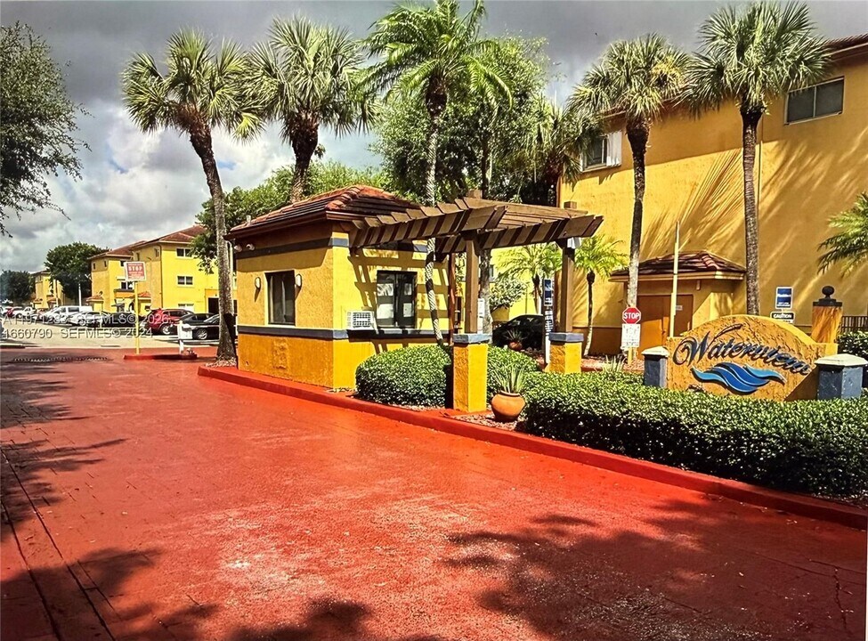 14910 SW 82nd Terrace in Miami, FL - Building Photo