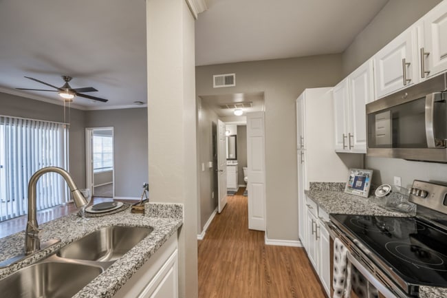 113 W Main St in League City, TX - Building Photo - Building Photo