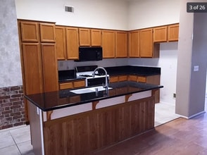 7217 Sierra Rim Dr in Bakersfield, CA - Building Photo - Building Photo