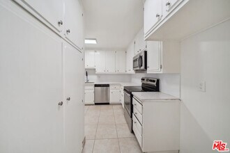 10980 Ohio Ave in Los Angeles, CA - Building Photo - Building Photo