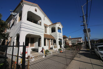 445 S Chicago St in Los Angeles, CA - Building Photo - Building Photo