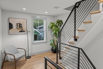 22 Hunting St in Cambridge, MA - Building Photo - Building Photo