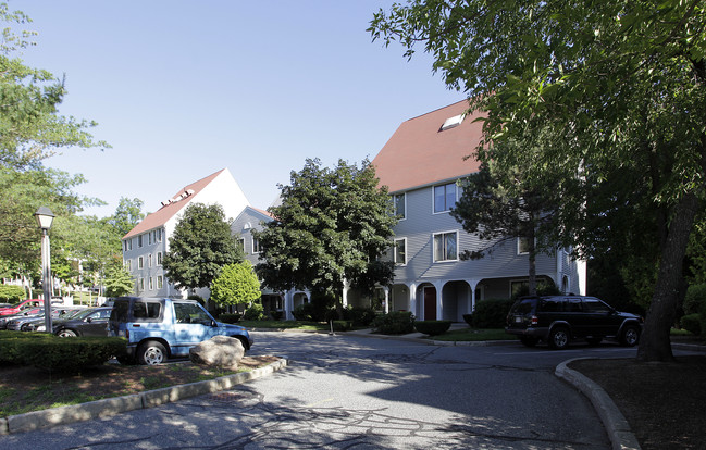 Machado House at Peter's Grove in Hudson, MA - Building Photo - Building Photo