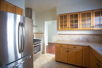 1908 N Alexandria Ave in Los Angeles, CA - Building Photo - Interior Photo