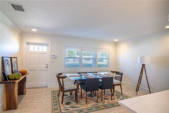 600 43rd Ave NE in St. Petersburg, FL - Building Photo - Building Photo