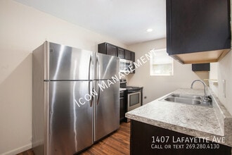 1407 Lafayette Ave in Kalamazoo, MI - Building Photo - Building Photo