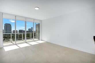 79 SW 12th St in Miami, FL - Building Photo - Building Photo