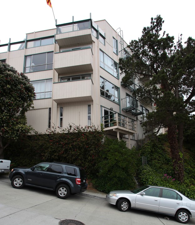 701 Noe St in San Francisco, CA - Building Photo