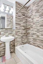 53 Leroy St in New York, NY - Building Photo - Building Photo
