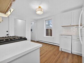 471 Medford St in Somerville, MA - Building Photo - Building Photo