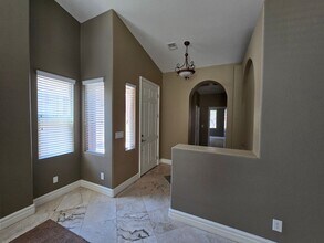 111 Sandy Bunker Ln in Las Vegas, NV - Building Photo - Building Photo