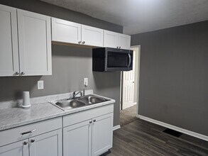 1744 Woodland Ave in Columbus, OH - Foto de edificio - Building Photo