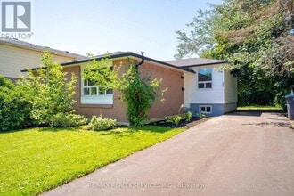 23 Fidelia Crescent in Brampton, ON - Building Photo - Building Photo