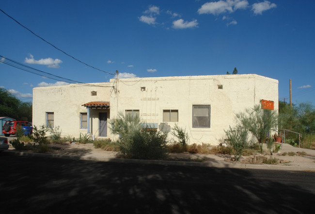 198 W University Blvd in Tucson, AZ - Foto de edificio - Building Photo