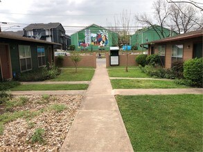 2314 Parker Ln-Unit -2 in Austin, TX - Building Photo - Building Photo