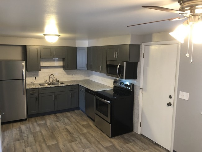 2915 Columbus St in Grove City, OH - Building Photo - Building Photo