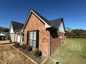 316 Sparky Cove in Southaven, MS - Foto de edificio - Building Photo