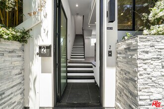 1445 1/2 N Martel Ave in Los Angeles, CA - Building Photo - Building Photo