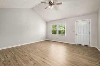 2432 Laredo Ct in Christiana, TN - Building Photo - Building Photo