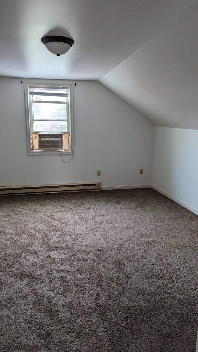 25625 Military Rd-Unit -5 in Cascade, MD - Building Photo - Building Photo