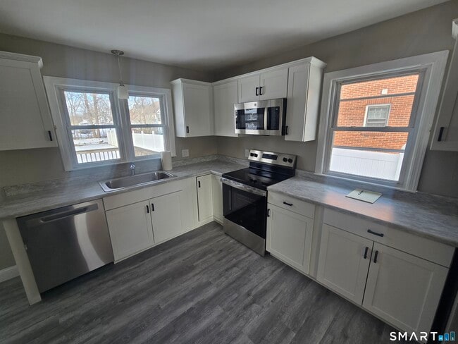 3 Myrtle Ave in Danbury, CT - Building Photo - Building Photo