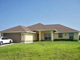 3204 35th St SW in Lehigh Acres, FL - Building Photo