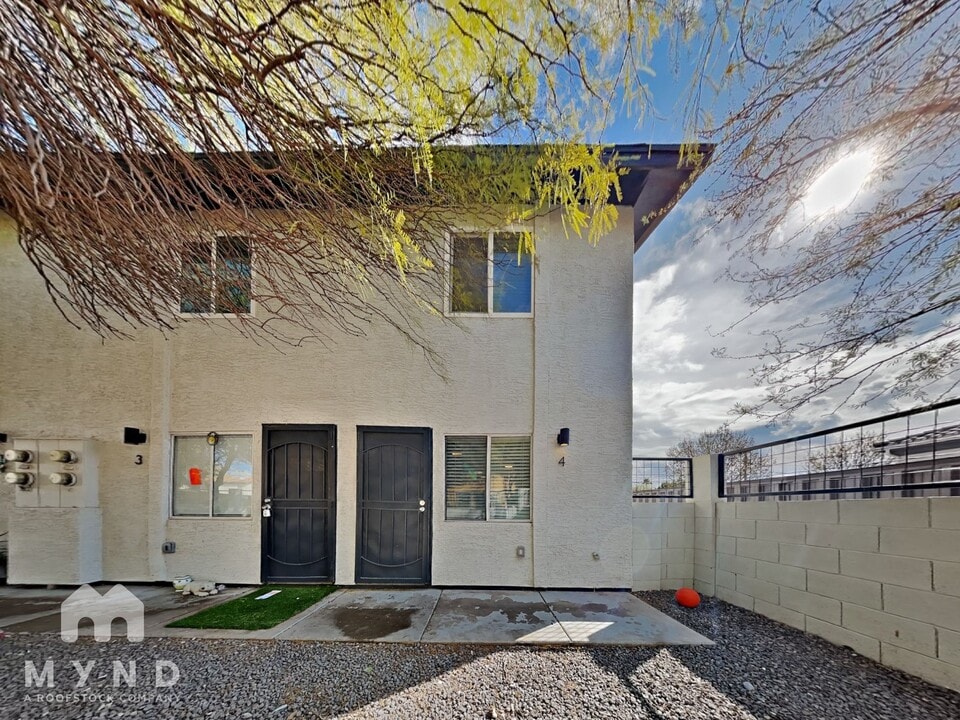 12707 W Tasha Dr in Surprise, AZ - Building Photo