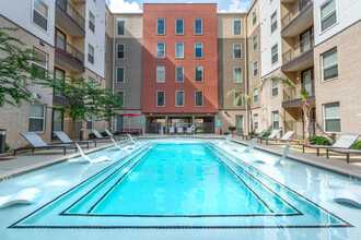 Campus Vue in Houston, TX - Foto de edificio - Building Photo