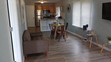 8622 N 39th St, Unit 1 in Tampa, FL - Building Photo - Building Photo