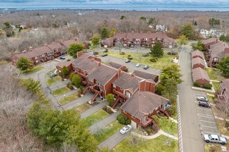 Orchard Heights in Branford, CT - Foto de edificio - Building Photo