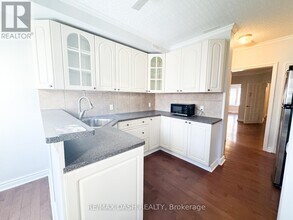 1529 Queen St E in Toronto, ON - Building Photo - Building Photo