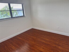 3466 SW 112th Ave in Miami, FL - Building Photo - Building Photo