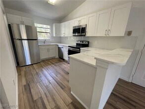 2190 Arbour Walk Cir in Naples, FL - Building Photo - Building Photo