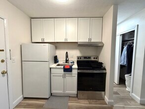 720 Bennington St in Boston, MA - Foto de edificio - Building Photo