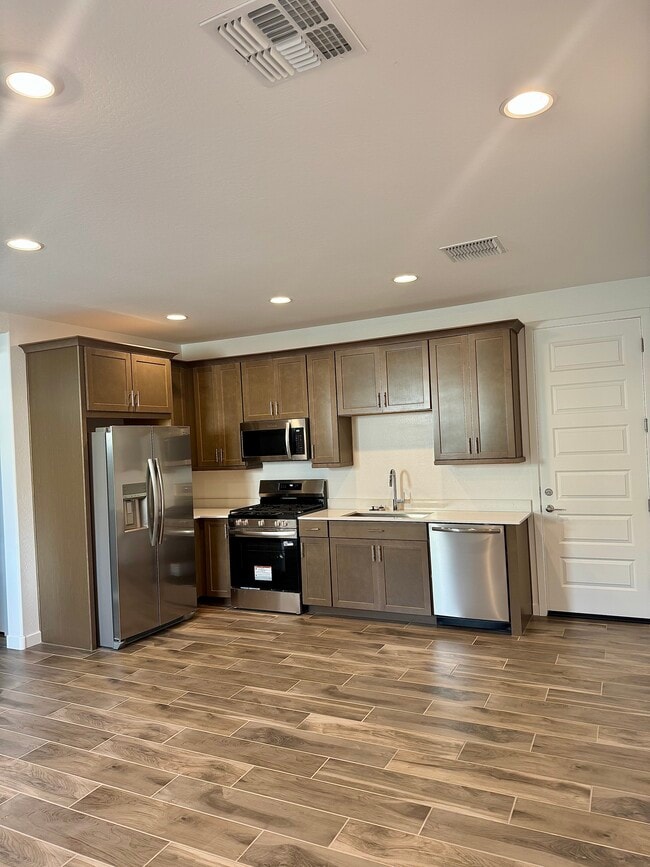 15578 W Miami St in Goodyear, AZ - Building Photo - Building Photo