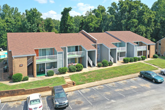 North Lakes Apartments in Greensboro, NC - Building Photo - Building Photo