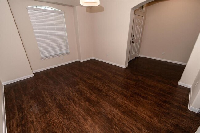 248 Lake Estates Dr photo'