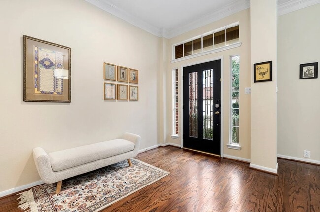 property at 4120 E Northampton Pl