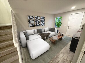 10332 W 33rd Ct in Hialeah, FL - Foto de edificio - Building Photo