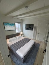 320 7th St, Unit 6 in Seal Beach, CA - Building Photo - Building Photo