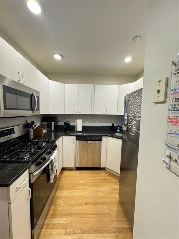 389 W Broadway in Boston, MA - Building Photo - Building Photo