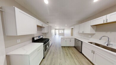 4860 Art St in San Diego, CA - Foto de edificio - Building Photo