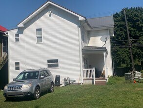 607 E Mahoning St in Punxsutawney, PA - Building Photo - Building Photo