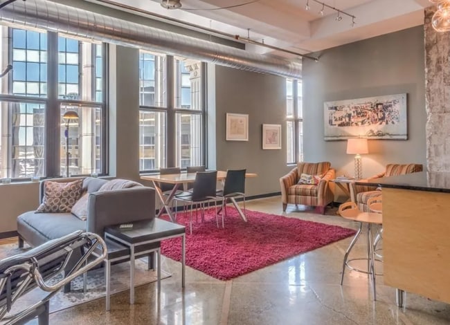 350 Saint Peter St, Unit 1206 in St. Paul, MN - Foto de edificio - Building Photo